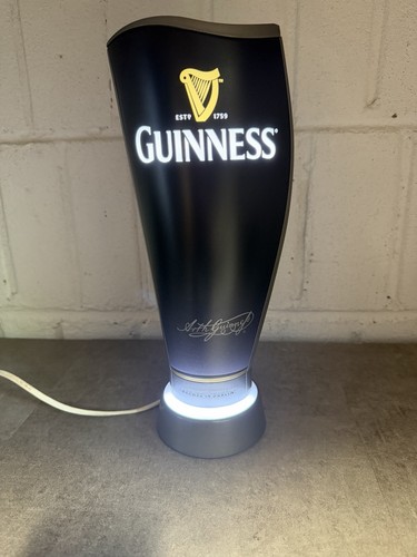 Guinness font pub bar - font,, pub,bar