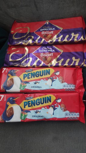 Bundle chocolate good - of, in