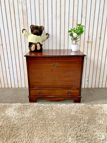 Reproduction mahogany drinks - reproduction,