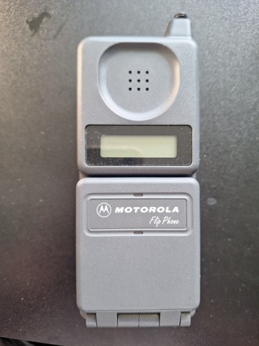 Motorola vintage flip phone - motorola,
