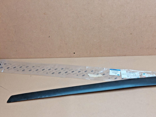 Ford fiesta mk5 right door - o/s,