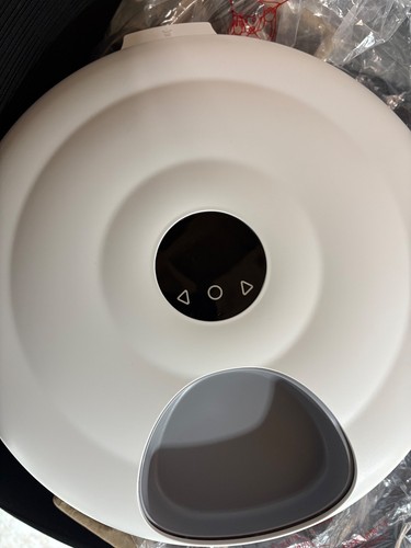 Automatic cat feeder - feeder, we