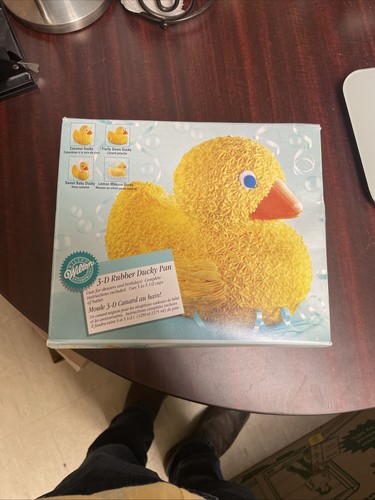 Wilton rubber ducky stand - 3-d,