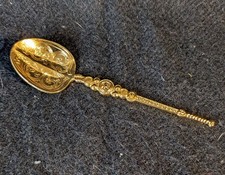 Vintage Gold Tone Celtic