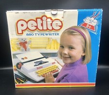 Typewriter Petite 880  1990