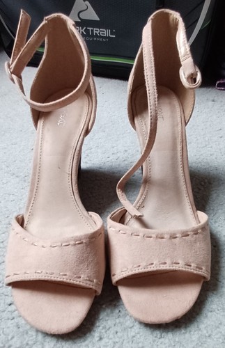 Bnwot ladies light pink wedge - bnwot,