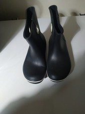 Black women Crocs Jaunt Shorty