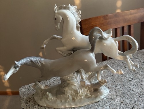 Lladro porcelain horses - 2,