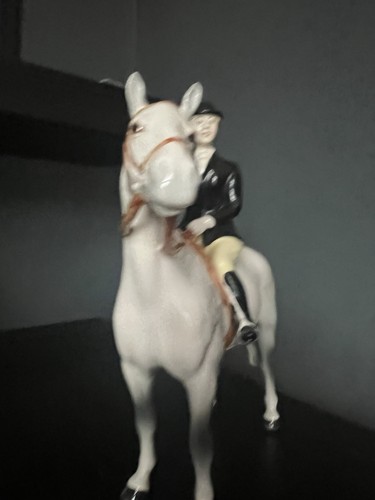Beswick huntswoman model - huntswoman, 1730