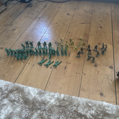 Plastic toy soldiers grey - toy,