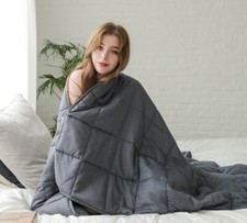 WEIGHTED GRAVITY BLANKET FOR