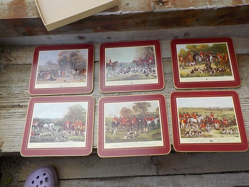 Boxed clover leaf old hunting - leaf,