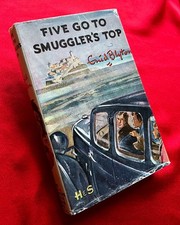 ENID BLYTON FAMOUS FIVE GO TO SMUGGLER'S TOP 1963 VINTAGE HARDBACK WITH DW DJ