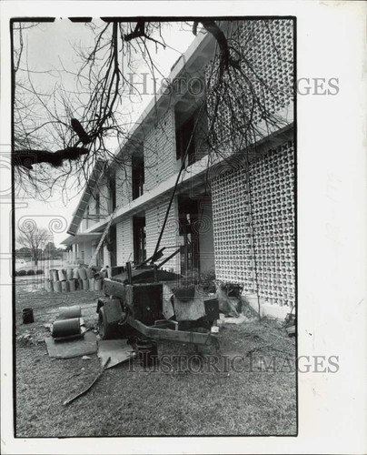 1979 press photo roofing - press,
