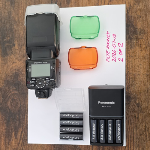 Nikon 700 speedlight ttl - sb-700,