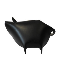 VacaValiente Black Leather Pig