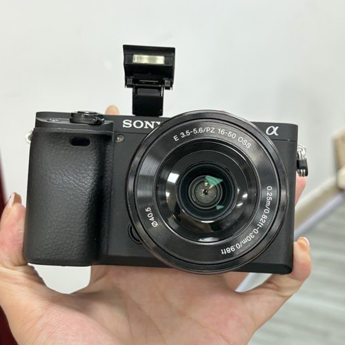 New sony alpha - 95%new,