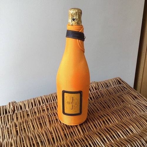 Veuve clicquot champagne - veuve,