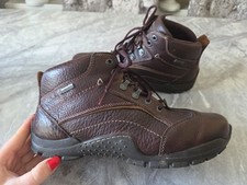 CLARKS BROWN LEATHER GORE TEX