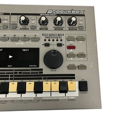 Roland MC-303 Groovebox