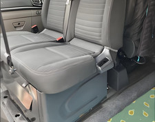 Low profile double seat - low, swivel