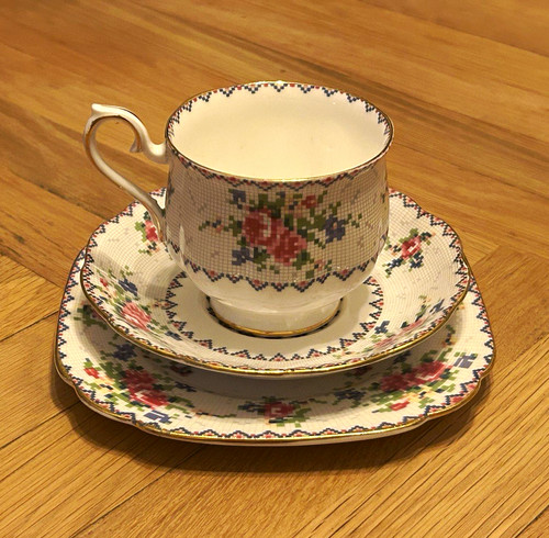 Royal albert bone china - royal,