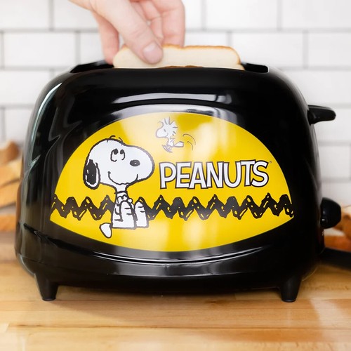 Uncanny brands peanuts snoopy - uncanny,