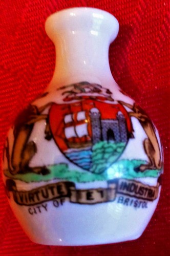 Crested ware city of bristol - ware,