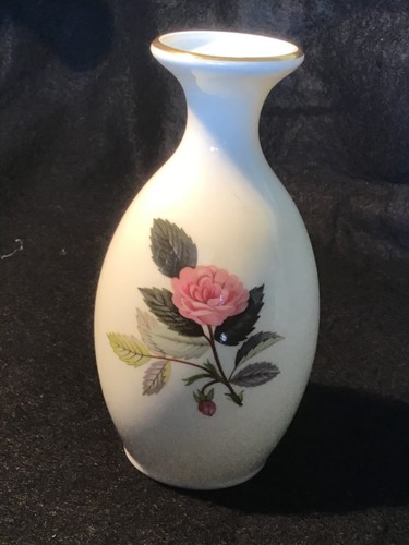 Wedgewood hathaway rose - wedgewood,
