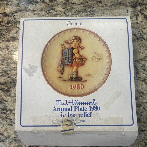 Hummel annual collector - m.j.,