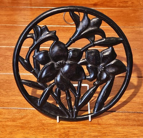 Vintage round cast iron - cast,