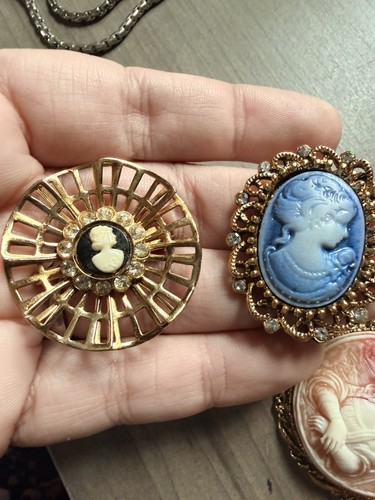 Vintage cameo brooch - brooch, lot
