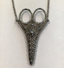 floral rococo embroidery scissors in Victorian Chatelaine style with 69 cm chain