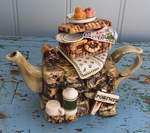 Portmeirion novelty teapot - novelty,
