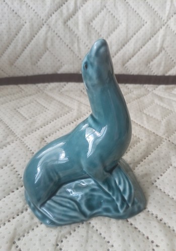 Poole pottery seal - pottery,