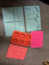Silicone Moulds For Gingerbread House, Hearts, Madeleine Buns And Snowmen