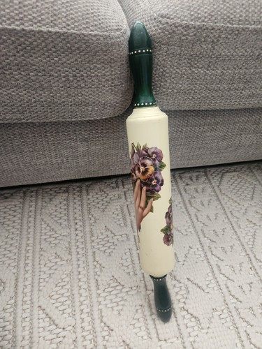 Wooden vintage floral - vintage, cream