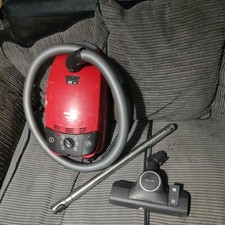 Miele Cat/dog Plus Vacuum Cleaner 1600W 