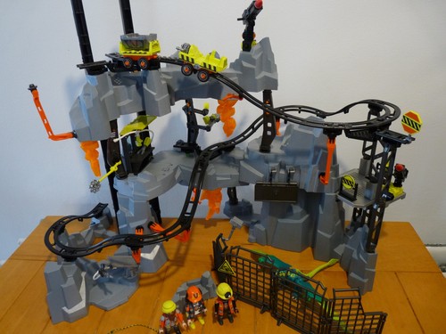 Playmobil dino rise playset