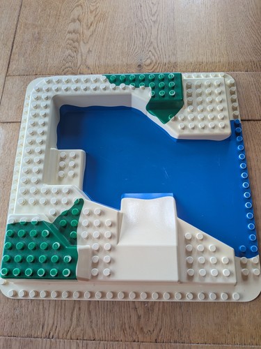 Duplo raised zoo bass - raised,