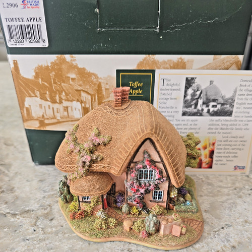Lilliput lane toffee apple - lilliput,