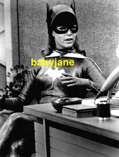 007 yvonne craig - 007,