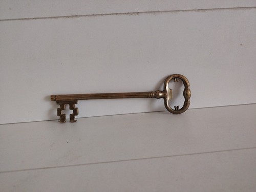 Vintage large 5in ornate - large,