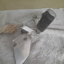 Yamaha FZS 600 Fazer Right Front Footrest 