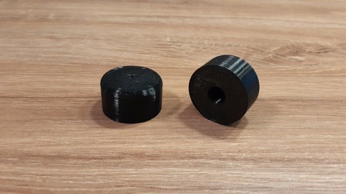 Tank rubber retaining rubbers