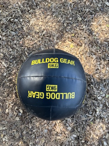 Bulldog gear medicine - bulldog, medicine/wall