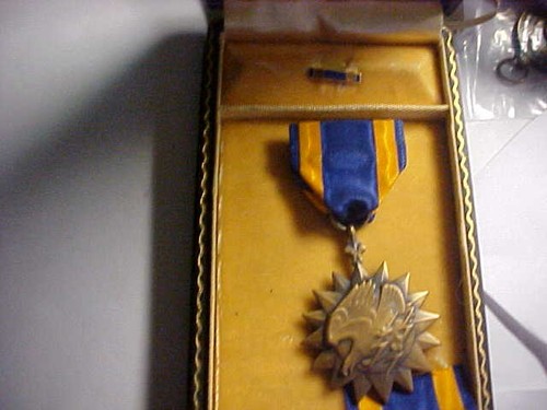 Ww2 air medal case - in,