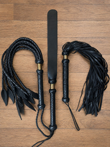 Flogger tails paddle whip - paddle,