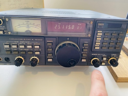 Icom r7000 communications - ic-r7000,