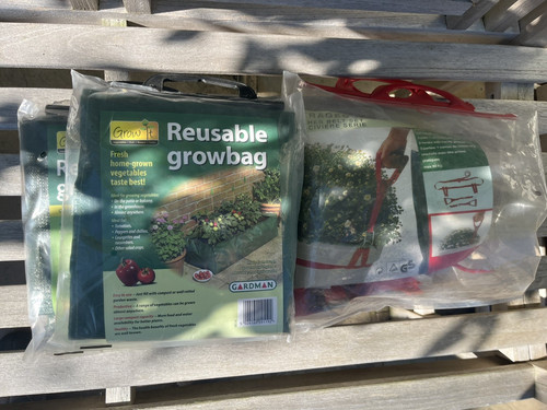 Two grow reusable bags - it,